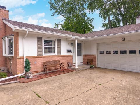 Tiny photo for 3 Manor Drive, Pontiac, IL 61764 (MLS # 12680061)
