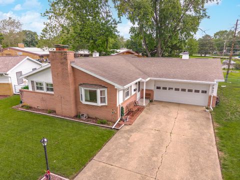 Tiny photo for 3 Manor Drive, Pontiac, IL 61764 (MLS # 12680061)