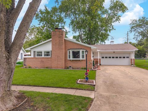 Tiny photo for 3 Manor Drive, Pontiac, IL 61764 (MLS # 12680061)