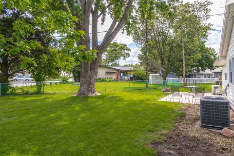 Tiny photo for 3 Manor Drive, Pontiac, IL 61764 (MLS # 12680061)