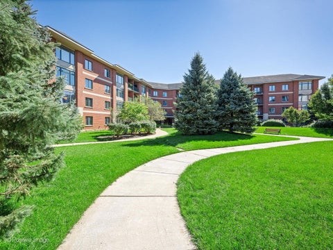 Tiny photo for 855 E 22nd Street #102, Lombard, IL 60148 (MLS # 12770808)