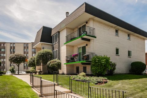 Photo of 4041 W 97th Street #2N, Oak Lawn, IL 60453 (MLS # 12666169)
