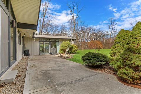 Tiny photo for 180 Crescent Knoll Drive, Green Oaks, IL 60048 (MLS # 12643226)
