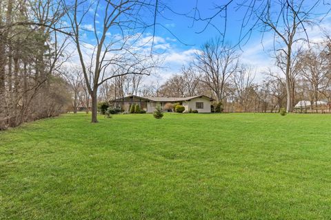 Tiny photo for 180 Crescent Knoll Drive, Green Oaks, IL 60048 (MLS # 12643226)