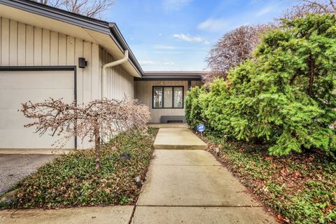 Tiny photo for 180 Crescent Knoll Drive, Green Oaks, IL 60048 (MLS # 12643226)