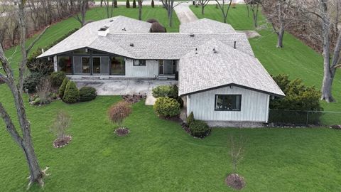 Tiny photo for 180 Crescent Knoll Drive, Green Oaks, IL 60048 (MLS # 12643226)