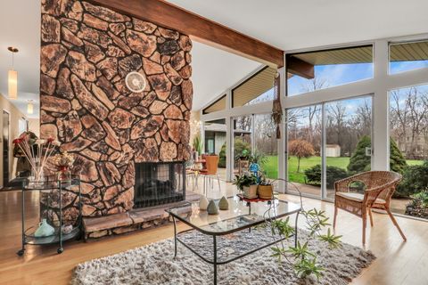 Tiny photo for 180 Crescent Knoll Drive, Green Oaks, IL 60048 (MLS # 12643226)