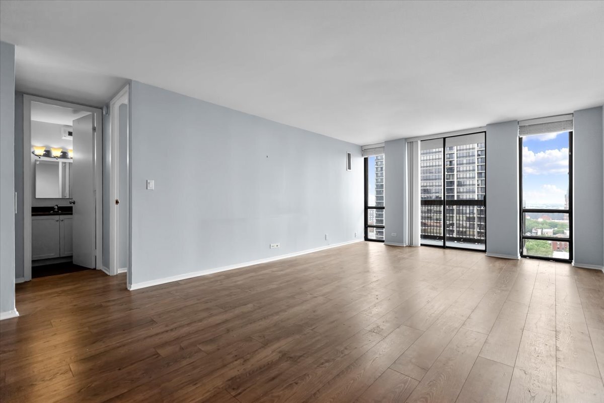 1660 N LaSalle Drive 1608