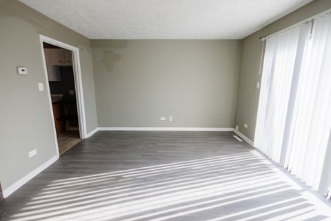 Tiny photo for 1119 S Curtis Avenue #E51, Kankakee, IL 60901 (MLS # 12554293)