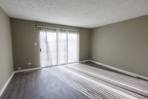 Tiny photo for 1119 S Curtis Avenue #E51, Kankakee, IL 60901 (MLS # 12554293)