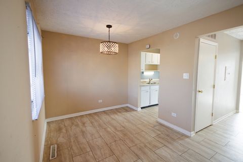 Tiny photo for 1119 S Curtis Avenue #E51, Kankakee, IL 60901 (MLS # 12554293)