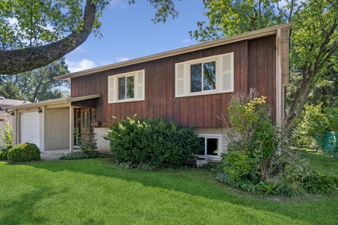 Tiny photo for 731 Nolan Avenue, Glendale Heights, IL 60139 (MLS # 12744139)