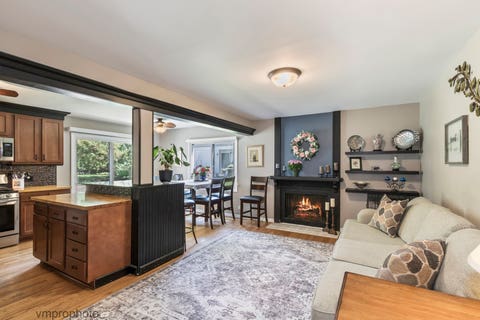 Tiny photo for 2634 Smith Street, Rolling Meadows, IL 60008 (MLS # 12674416)