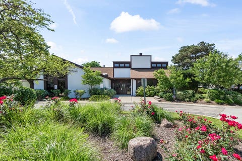 Tiny photo for 2634 Smith Street, Rolling Meadows, IL 60008 (MLS # 12674416)