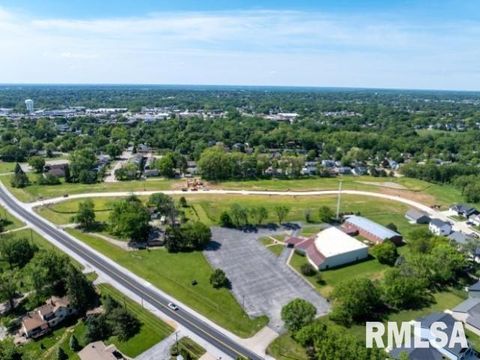 Tiny photo for 4718 WILLOW Circle, Davenport, IA 52806 (MLS # QC4269996)