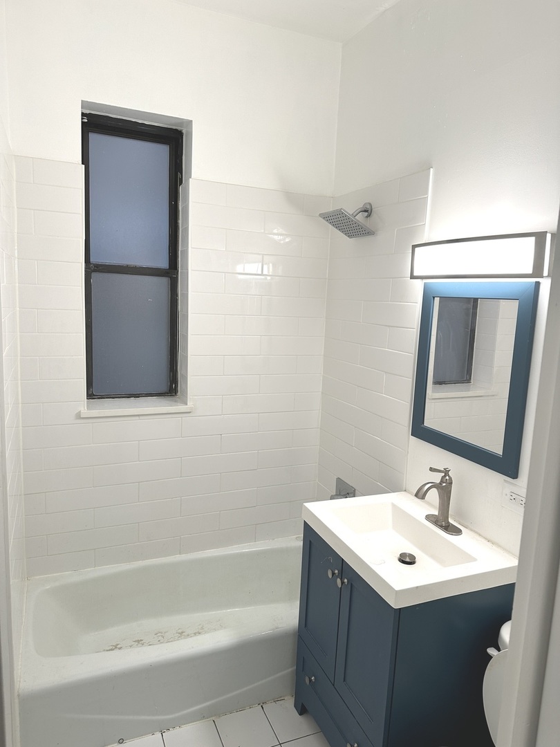 1418 W Lexington Street 2F