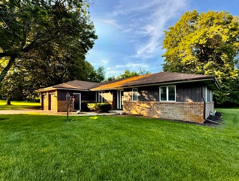 Tiny photo for 1106 E PEARL Drive, Mahomet, IL 61853 (MLS # 12624411)