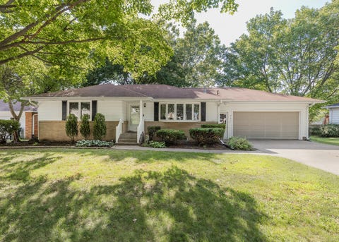 Photo of 231 Hillcrest Drive, Geneseo, IL 61254 (MLS # 12722984)