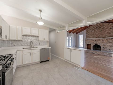 Tiny photo for 724 Surrey Drive, Streamwood, IL 60107 (MLS # 12519180)