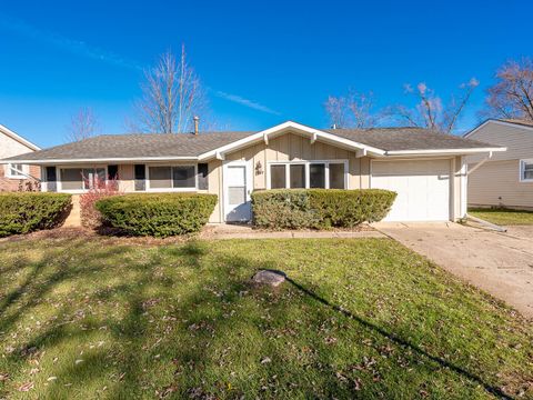 Photo of 724 Surrey Drive, Streamwood, IL 60107 (MLS # 12519180)