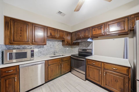 Tiny photo for 6157 Willowhill Road #D, Willowbrook, IL 60527 (MLS # 12763836)