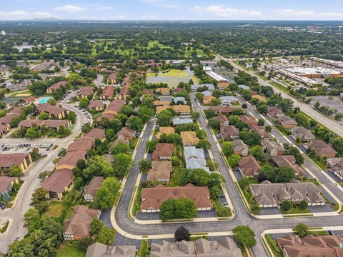 Tiny photo for 6157 Willowhill Road #D, Willowbrook, IL 60527 (MLS # 12763836)
