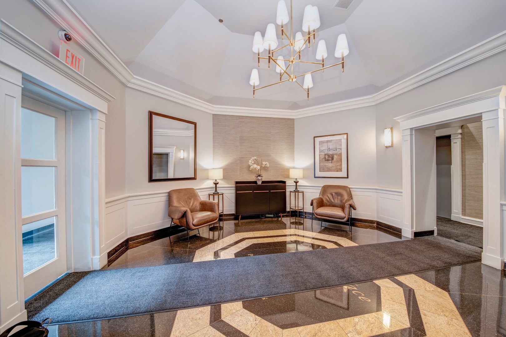 33 W Delaware Place 19H