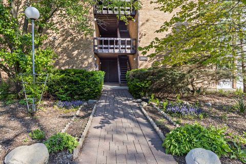 Photo of 5544 E Lake Drive #A, Lisle, IL 60532 (MLS # 12626731)