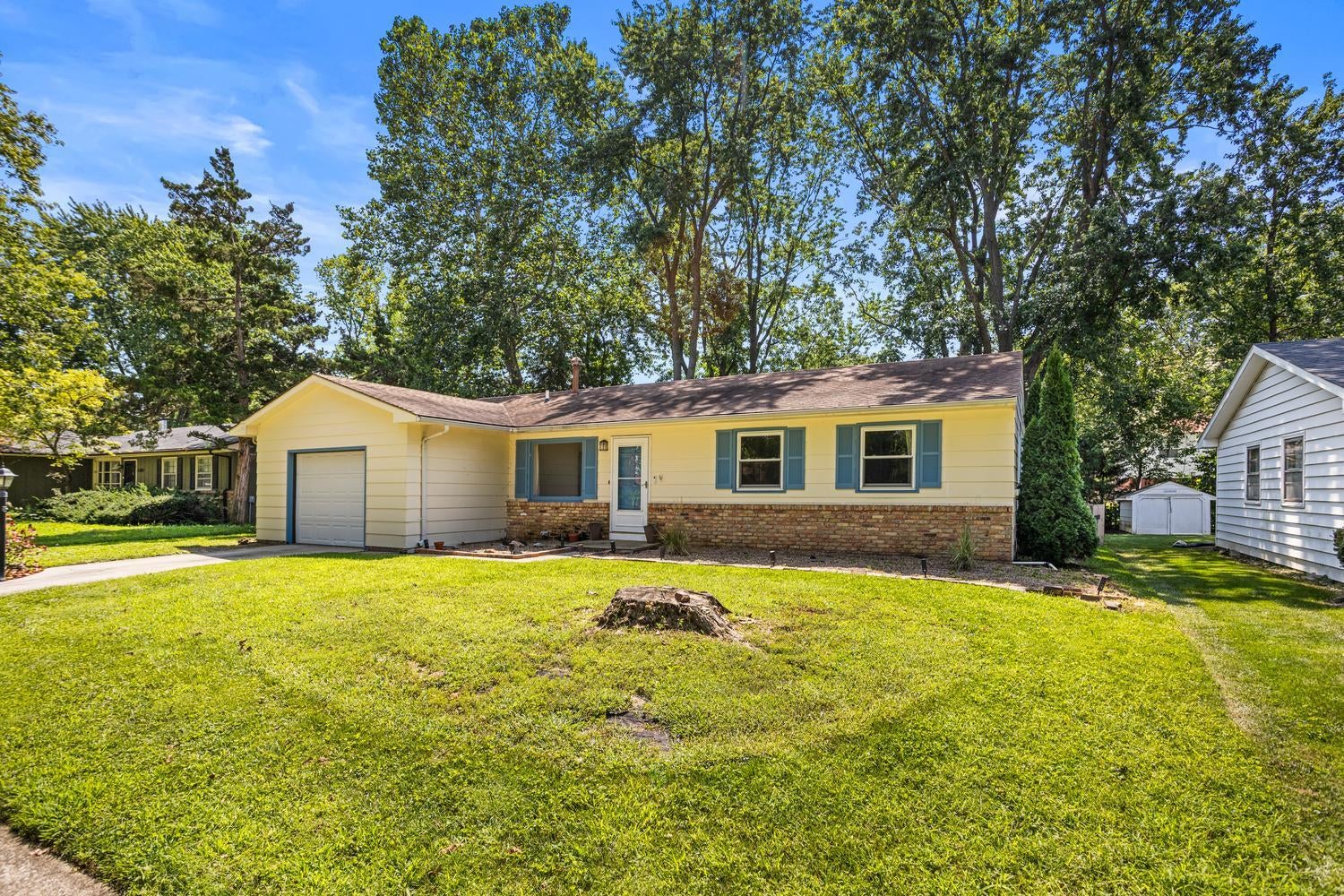 2305 GLENOAK Drive