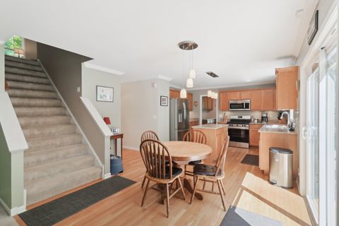 Tiny photo for 305 BUCKINGHAM Drive, Algonquin, IL 60102 (MLS # 12520641)