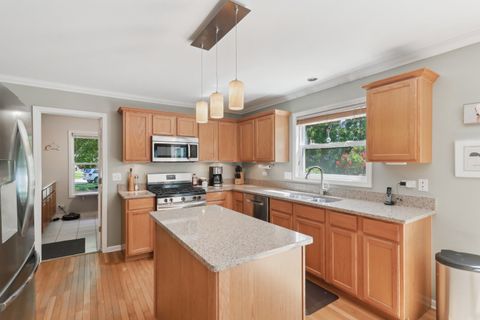 Tiny photo for 305 BUCKINGHAM Drive, Algonquin, IL 60102 (MLS # 12520641)