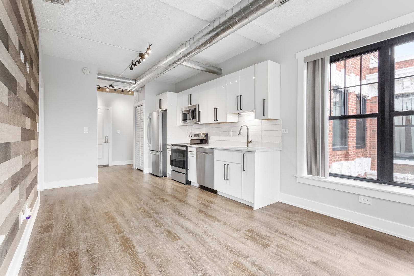 7645 N SHERIDAN Road 316