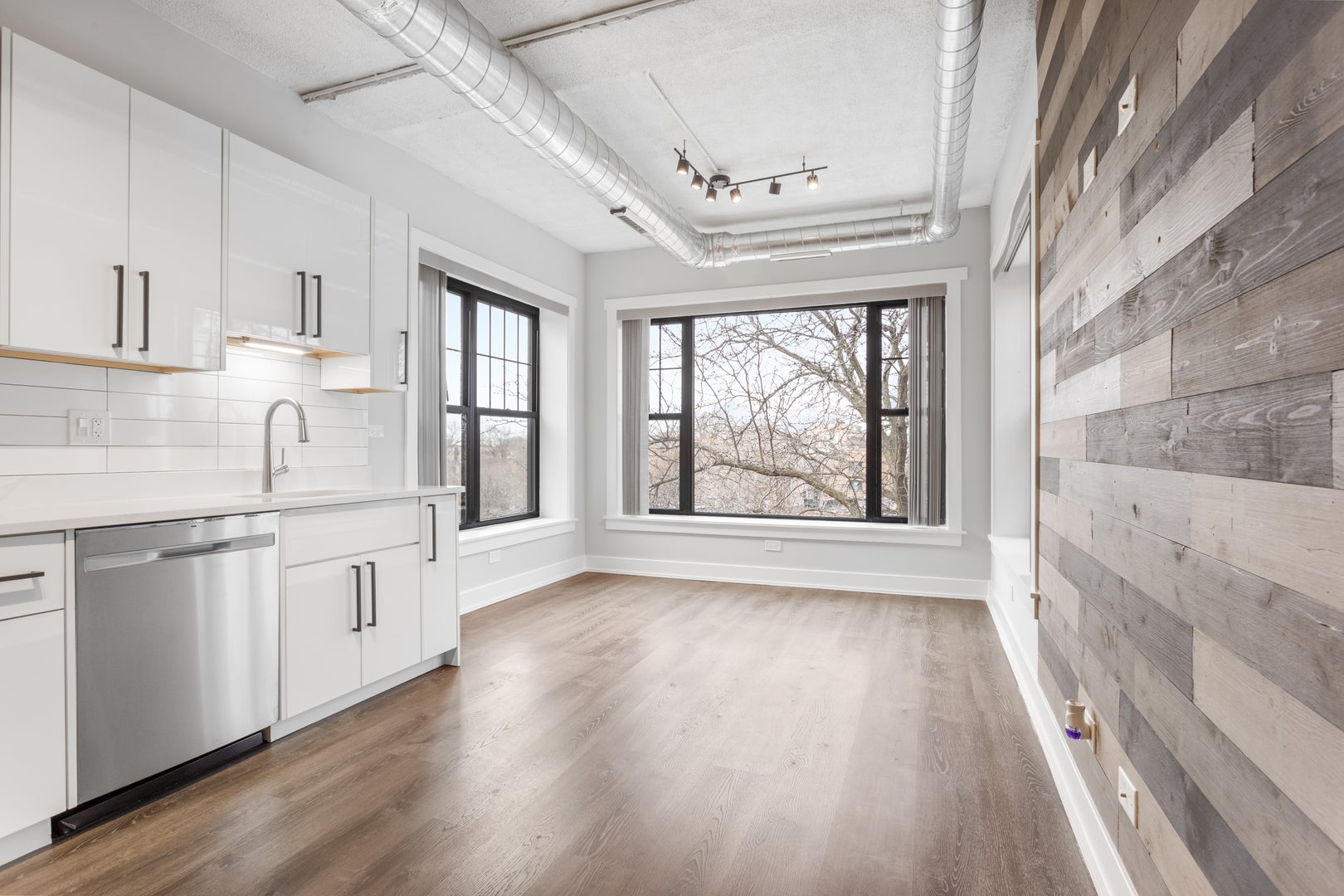 7645 N SHERIDAN Road 316