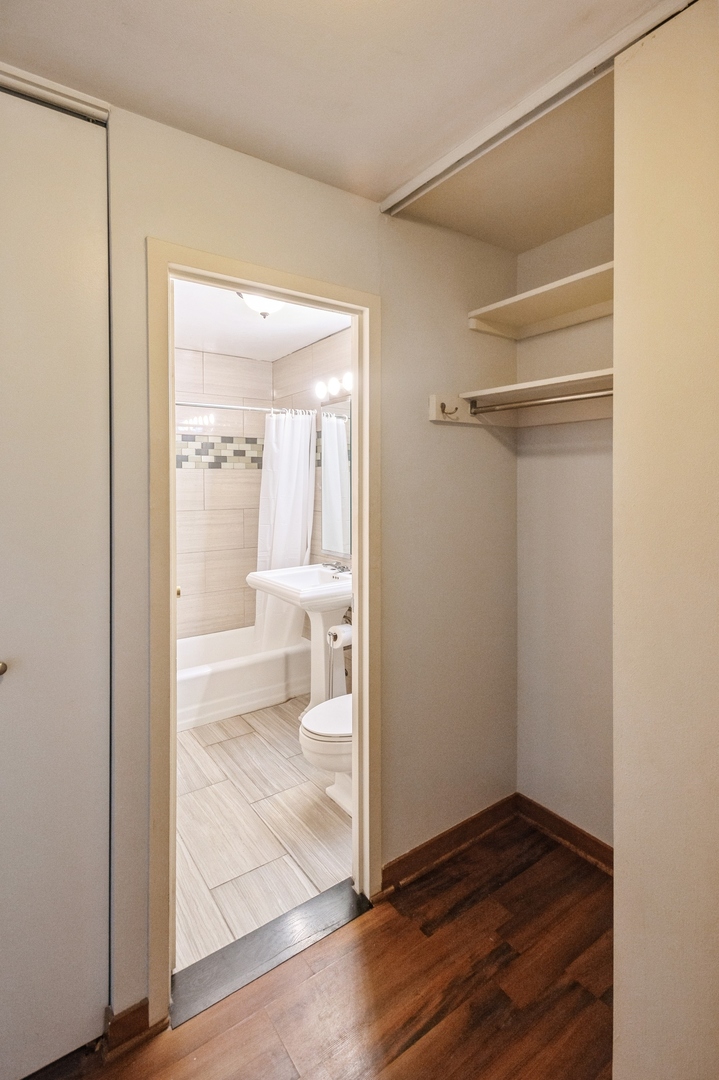 Chicago, Illinois 60601, United States, ,1 BathroomBathrooms,Residential,Contingent,190664