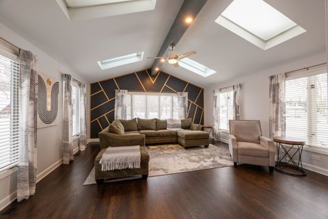 Tiny photo for 329 Montclare Lane, Wood Dale, IL 60191 (MLS # 12526964)