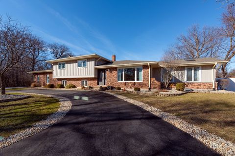 Photo of 329 Montclare Lane, Wood Dale, IL 60191 (MLS # 12526964)