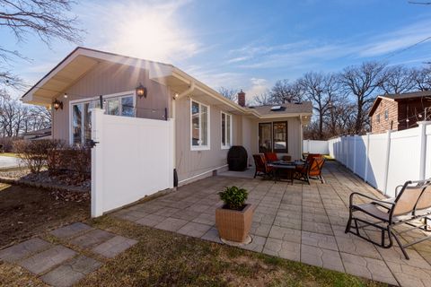 Tiny photo for 329 Montclare Lane, Wood Dale, IL 60191 (MLS # 12526964)