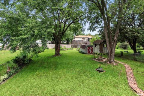 Tiny photo for 3011 N PINE Street, Davenport, IA 52804 (MLS # QC4266083)
