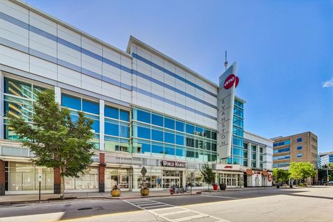 Tiny photo for 1720 Maple Avenue #2710, Evanston, IL 60201 (MLS # 12577672)