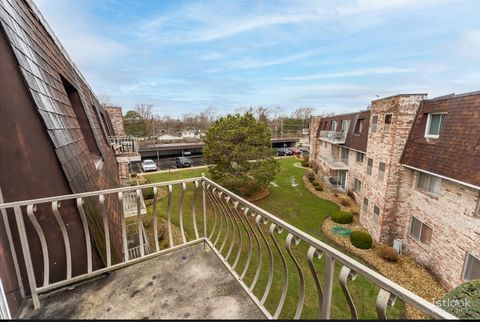 Tiny photo for 3237 S Manor Drive #314, Lansing, IL 60438 (MLS # 12501387)