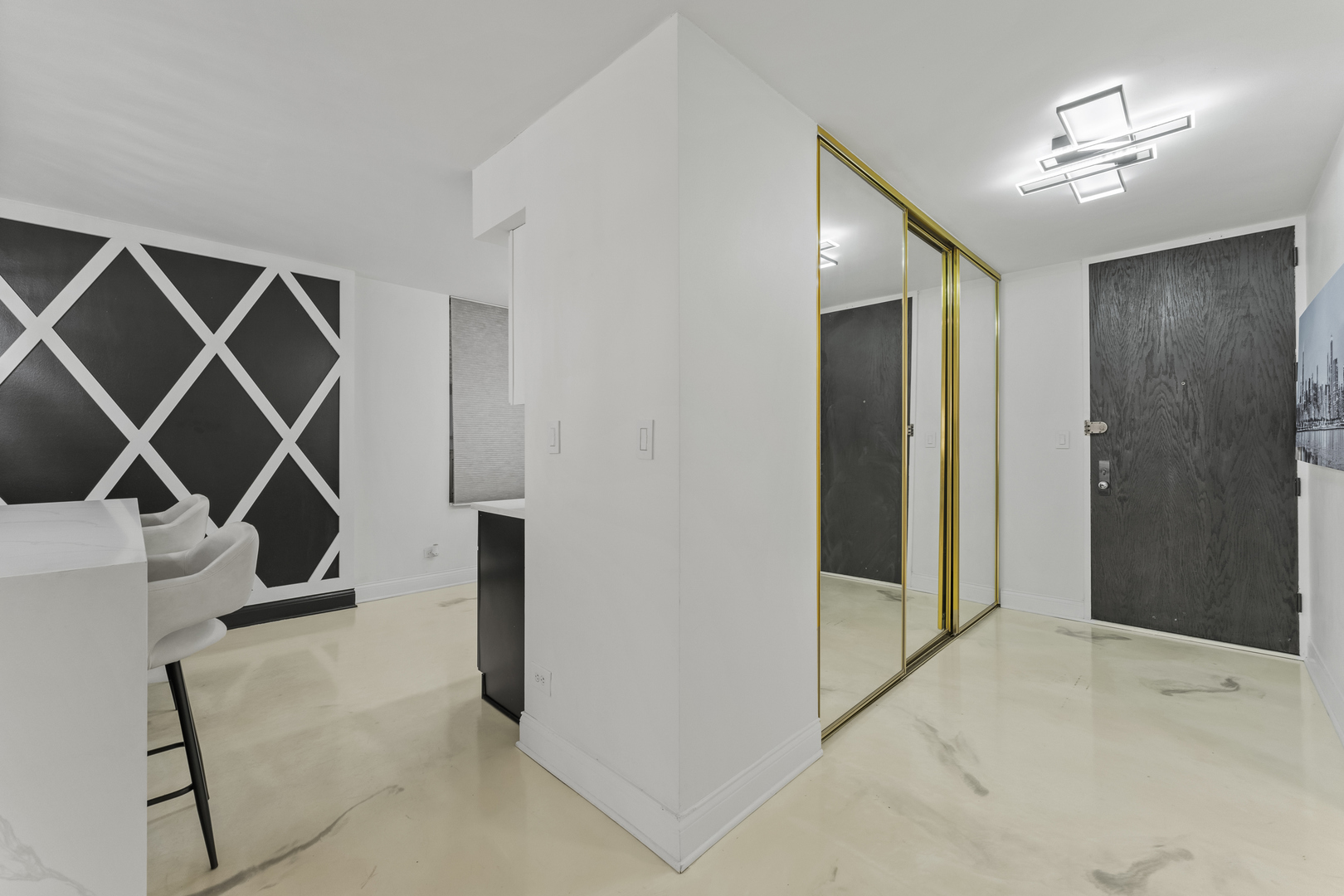 201 E Chestnut Street 11E