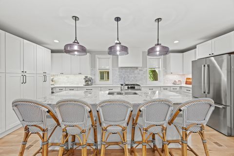 Tiny photo for 527 Woodbine Avenue, Oak Park, IL 60302 (MLS # 12643888)