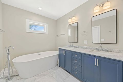 Tiny photo for 527 Woodbine Avenue, Oak Park, IL 60302 (MLS # 12643888)
