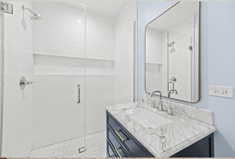 Tiny photo for 527 Woodbine Avenue, Oak Park, IL 60302 (MLS # 12643888)