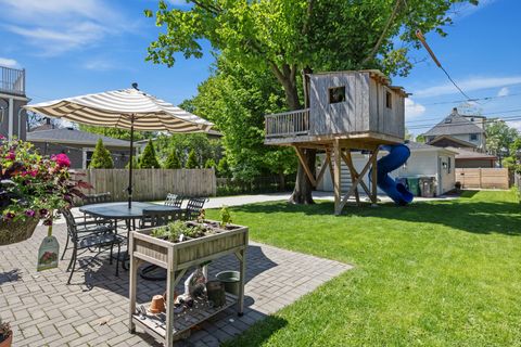 Tiny photo for 527 Woodbine Avenue, Oak Park, IL 60302 (MLS # 12643888)