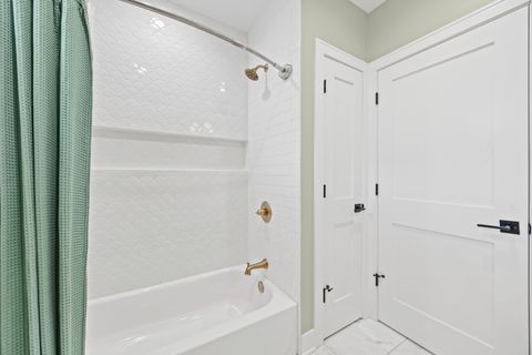 Tiny photo for 527 Woodbine Avenue, Oak Park, IL 60302 (MLS # 12643888)