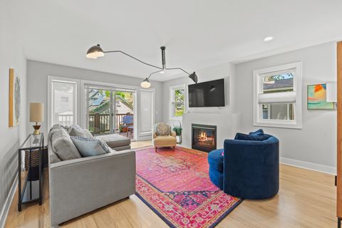 Tiny photo for 527 Woodbine Avenue, Oak Park, IL 60302 (MLS # 12643888)