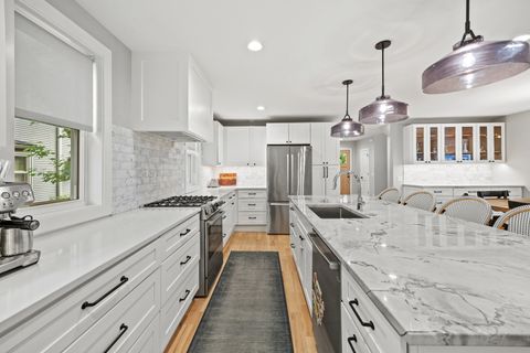 Tiny photo for 527 Woodbine Avenue, Oak Park, IL 60302 (MLS # 12643888)