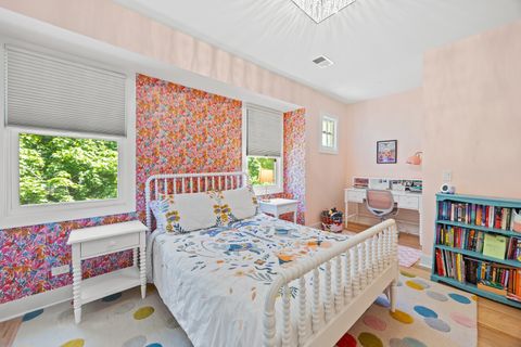 Tiny photo for 527 Woodbine Avenue, Oak Park, IL 60302 (MLS # 12643888)