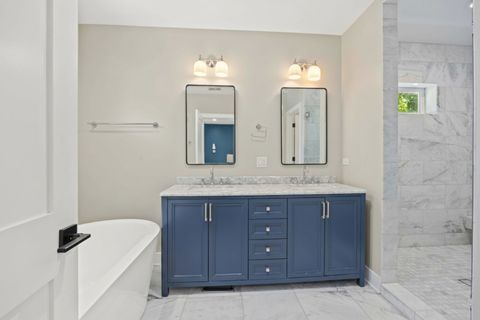 Tiny photo for 527 Woodbine Avenue, Oak Park, IL 60302 (MLS # 12643888)